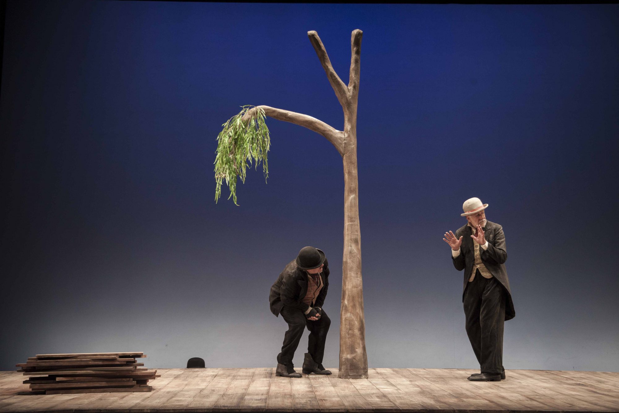 Aspettando Godot Va In Scena Stasera Al Teatro Moderno News 24 It